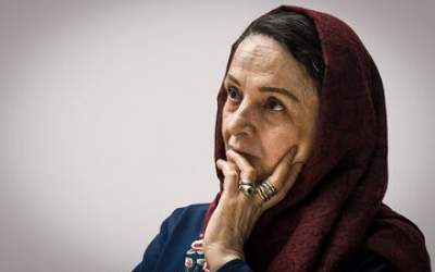 گلاب آدینه  دوباره بازی می‌کند