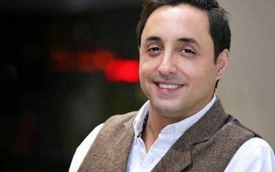 رامبد جوان وقتی می‌خواهد تمرکز کند، روی تخت دراز می‌کشد و با مراجعانش حرف می‌زند!
