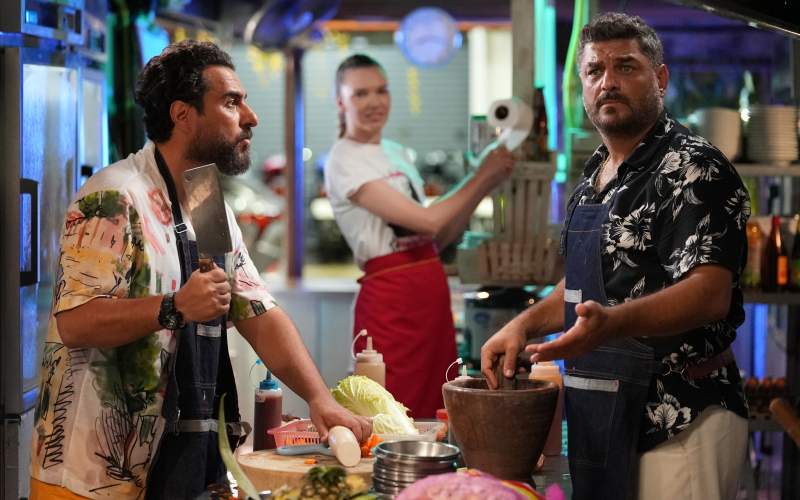 جیمز باند به سینماها می‌آید